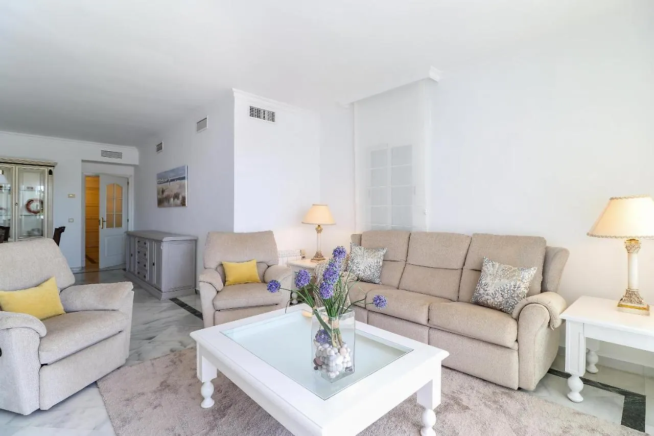 Bahia Real Marbella Apartment 0*,